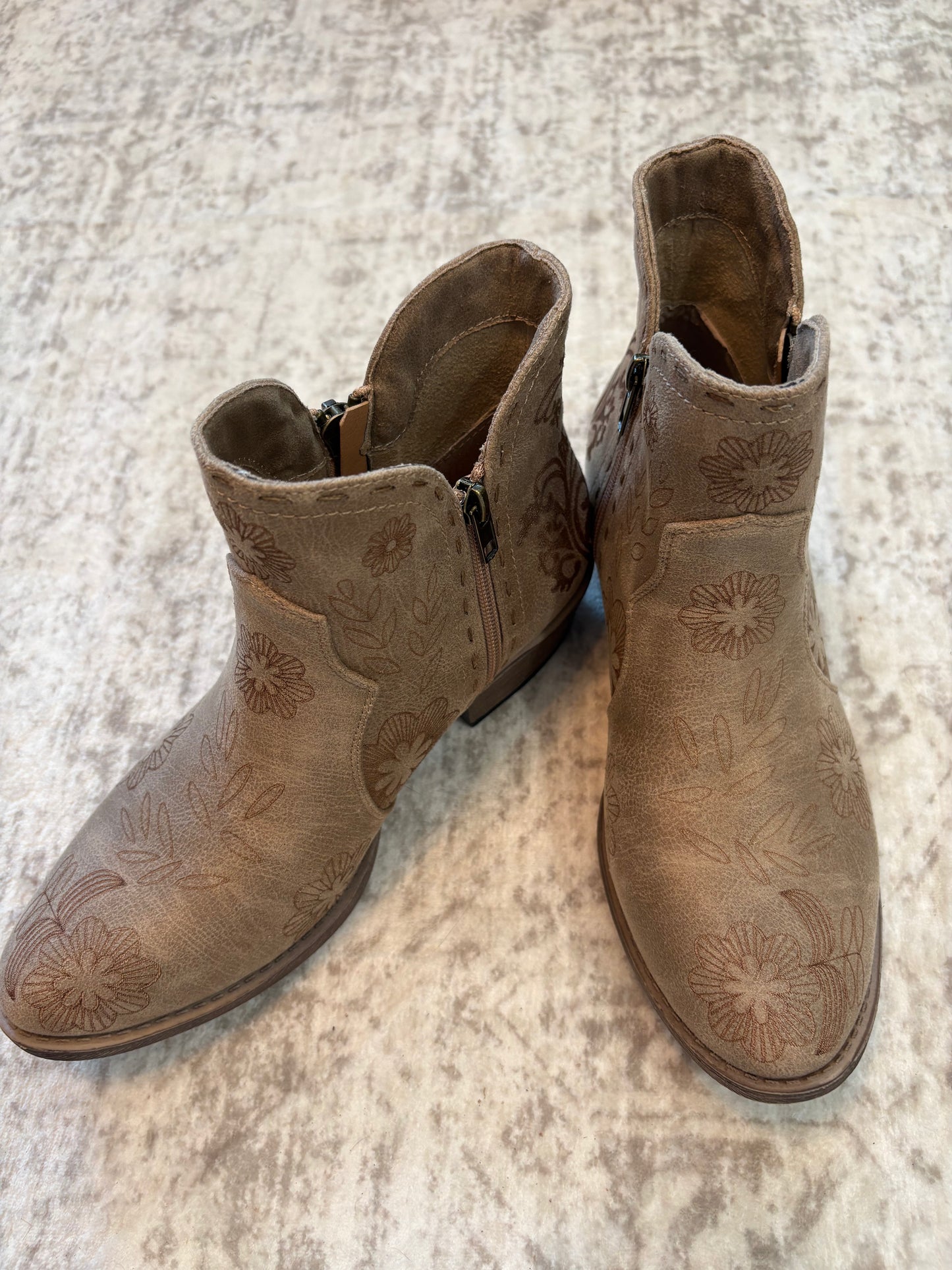 Very G Drift Bootie in Tan