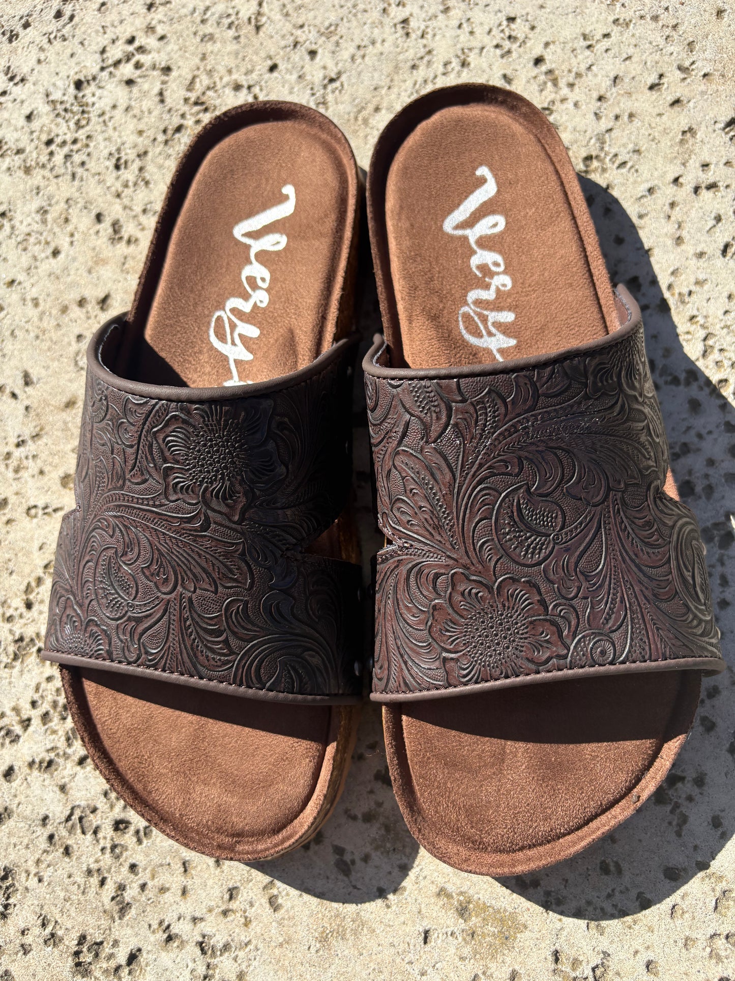Very G Jordyn Sandals in Chocholate