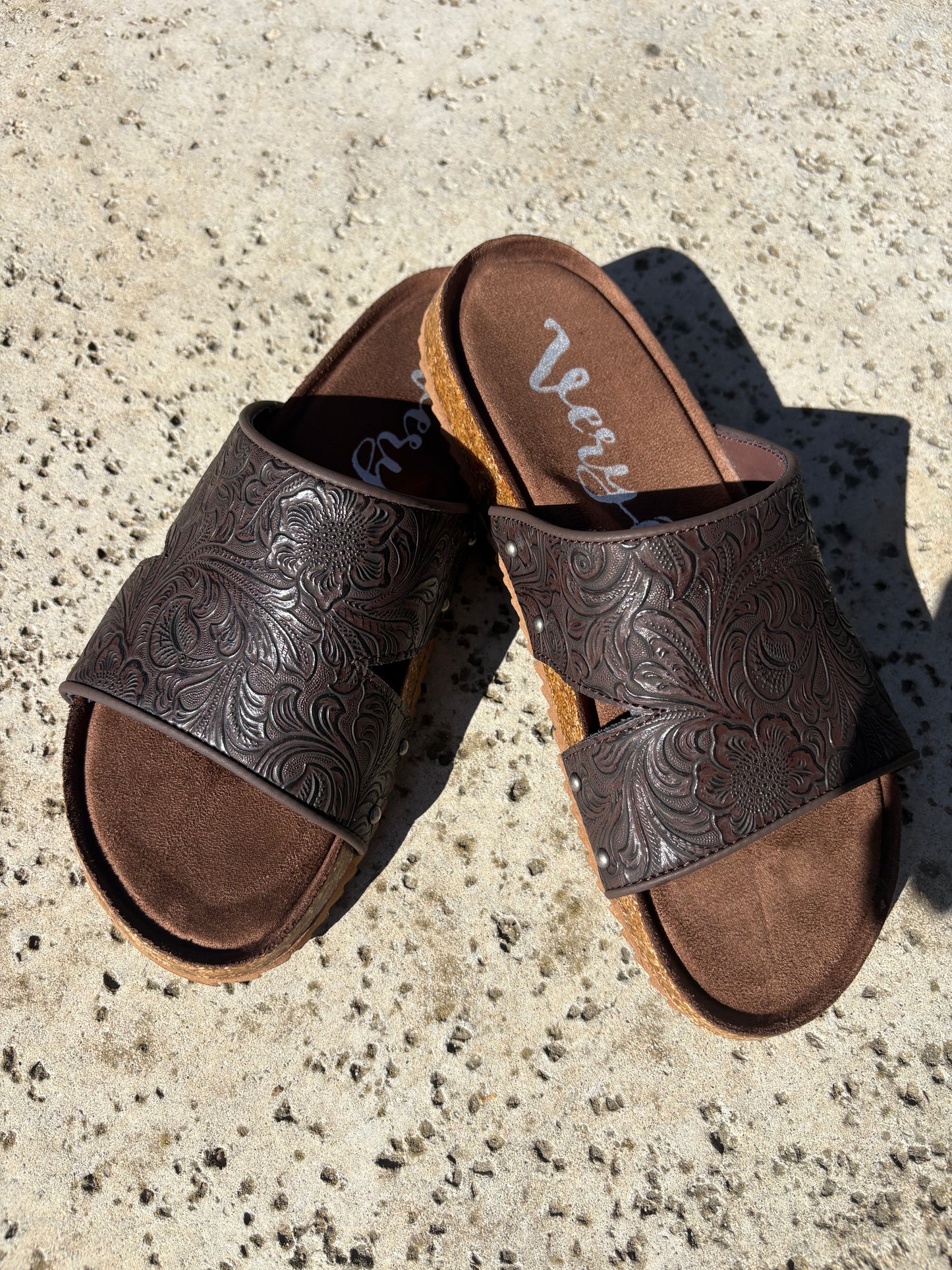 Very G Jordyn Sandals in Chocholate