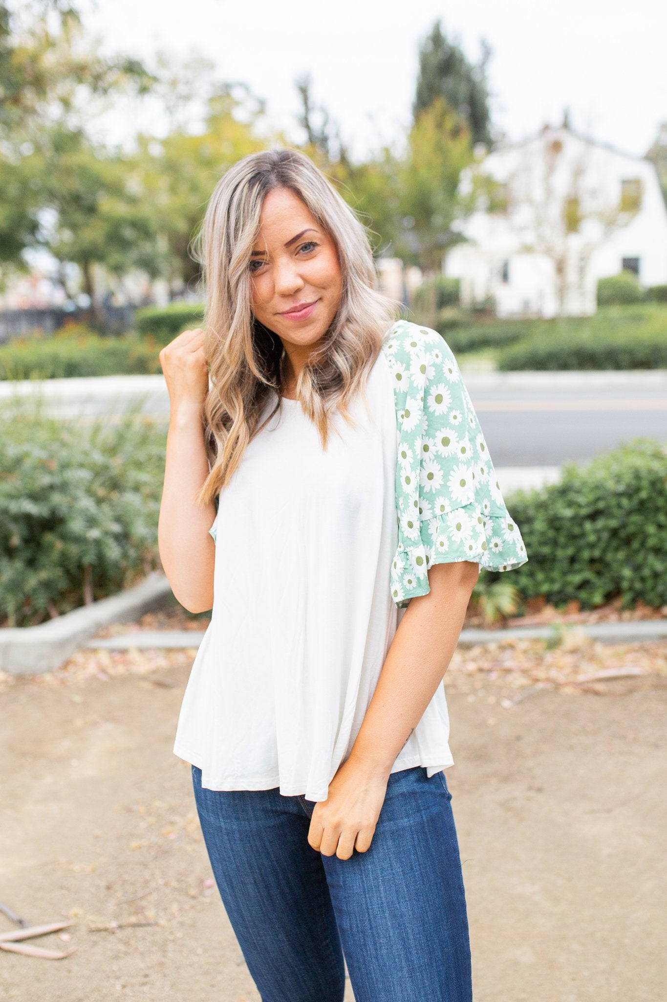 Summer Daisy Ruffle Sleeve Top