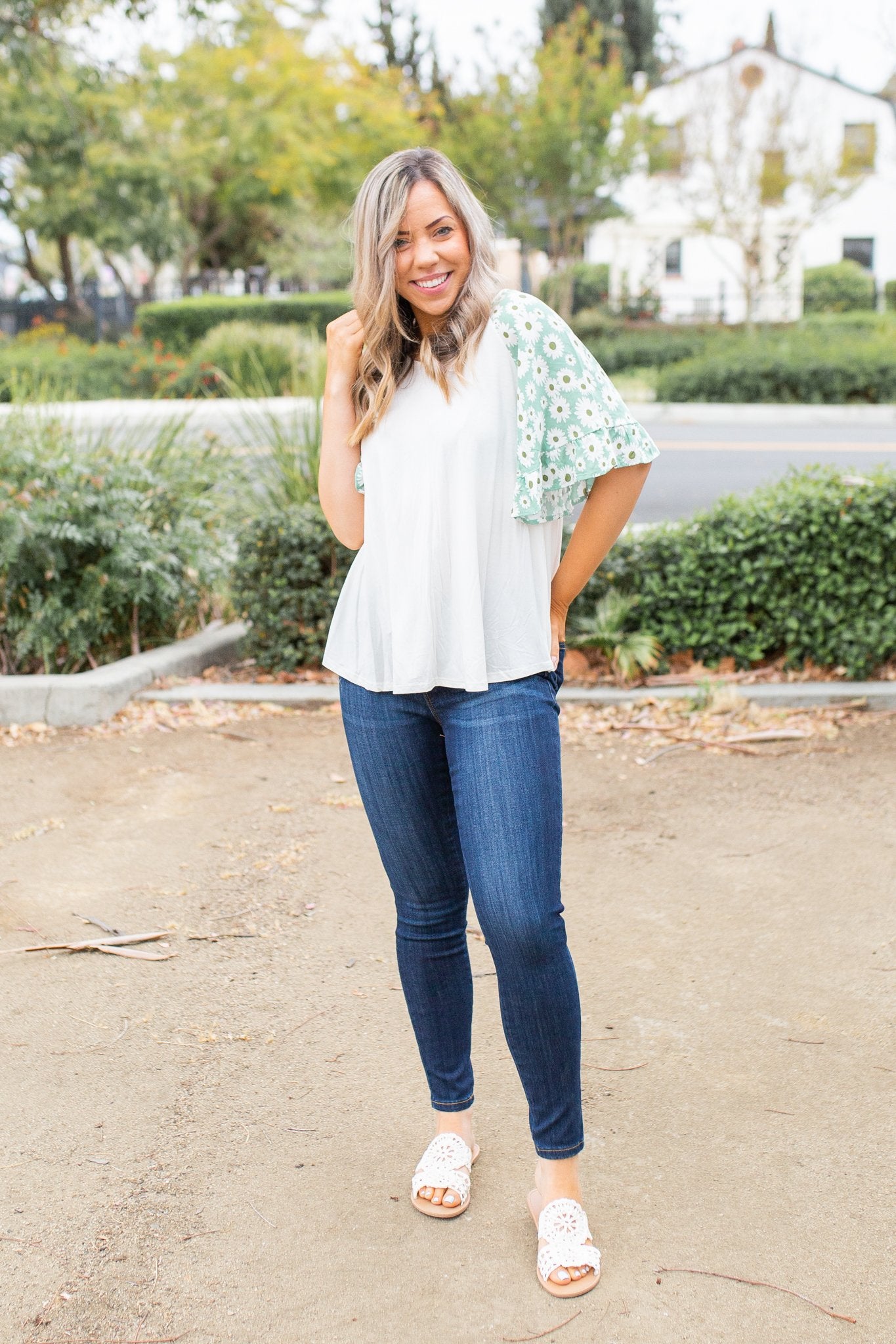 Summer Daisy Ruffle Sleeve Top