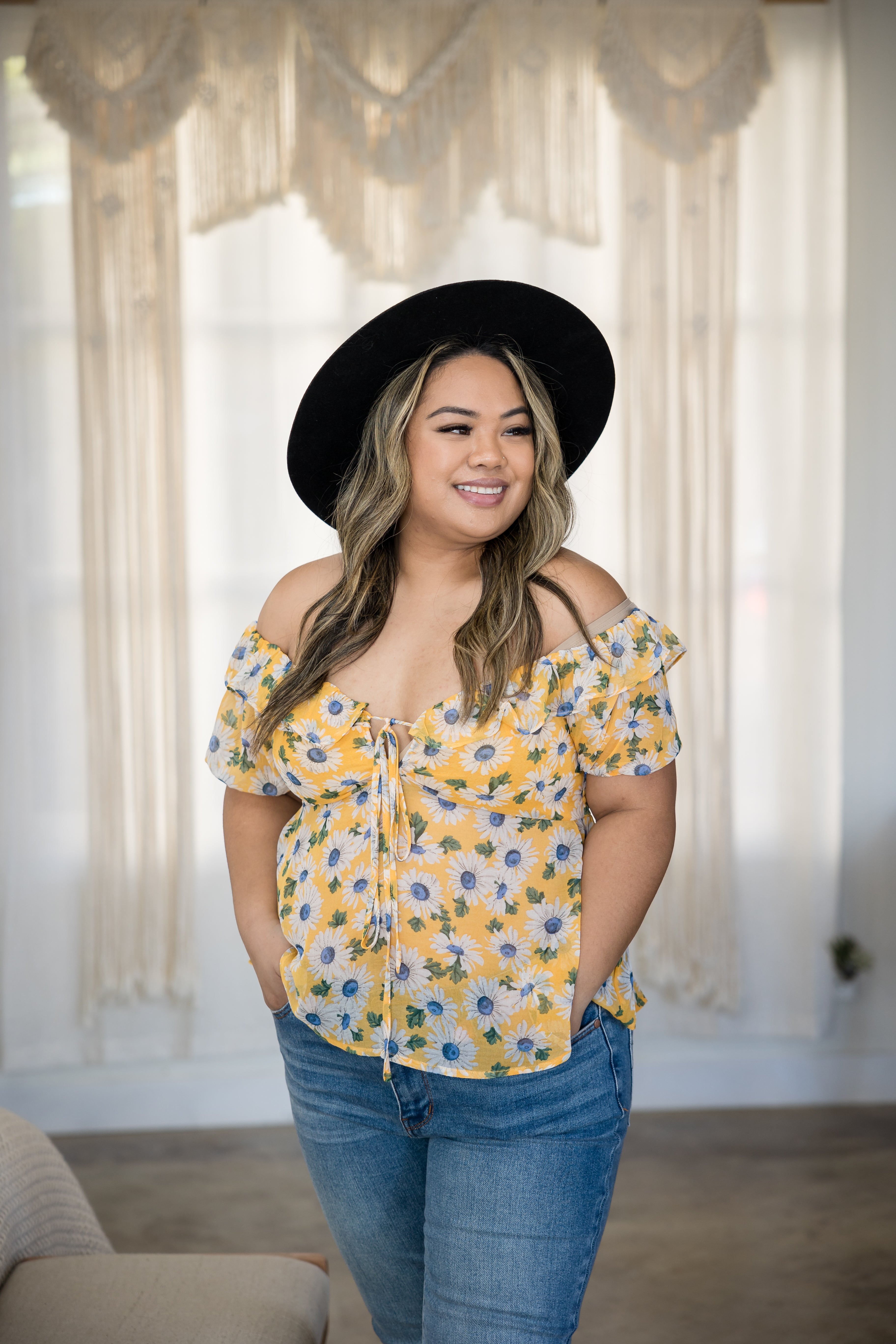 May Daisies Short Sleeve Top