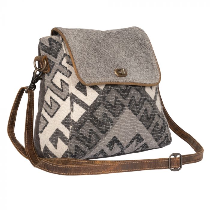 STORMY LOVE SHOULDER BAG