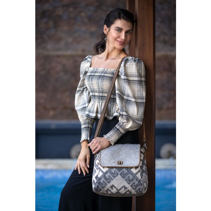 STORMY LOVE SHOULDER BAG